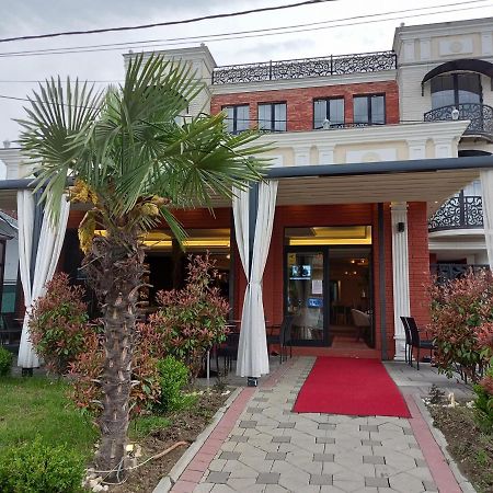 Conti Hotel&Restaurant Gjakova Esterno foto