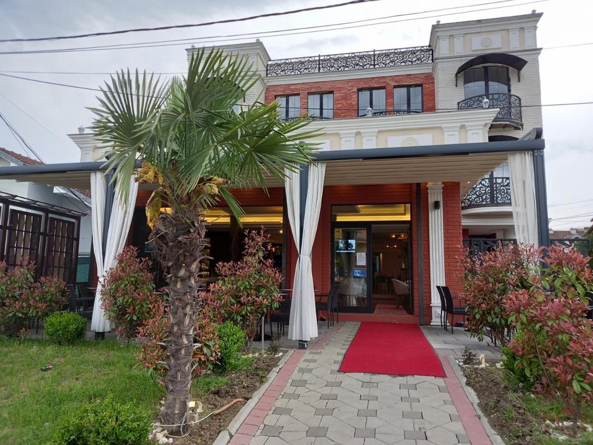 Conti Hotel&Restaurant Gjakova Esterno foto