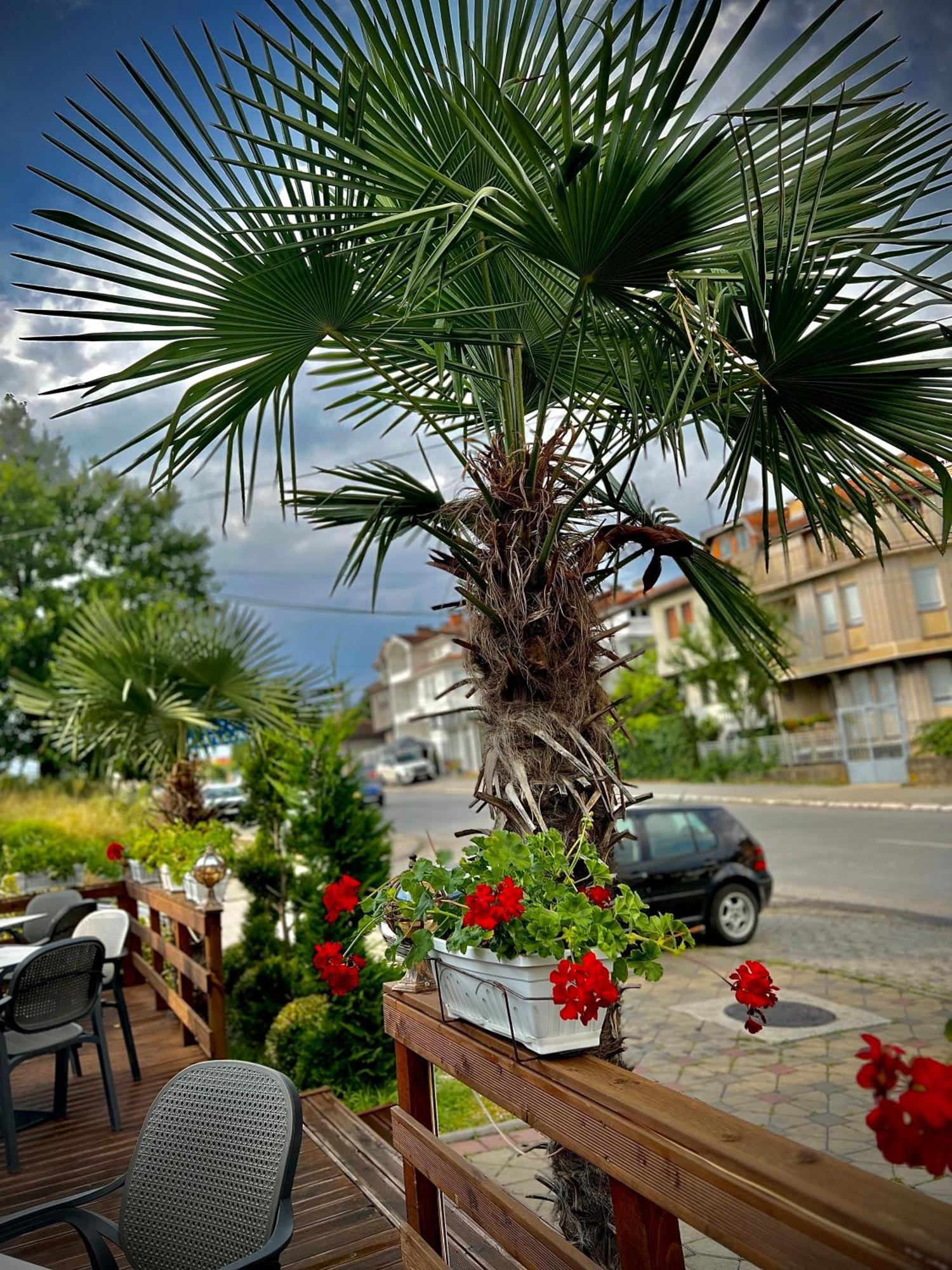 Conti Hotel&Restaurant Gjakova Esterno foto